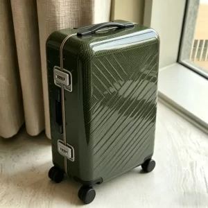 Glossy Green Carbon Fiber Pattern 24 Inch Hard Shell Suitcase